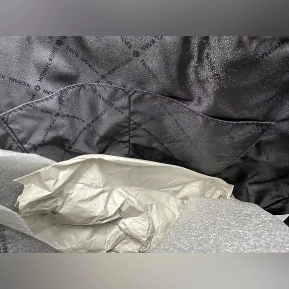 MICHAEL Michael Kors Black and White Leather Tote - Picture 4 of 12